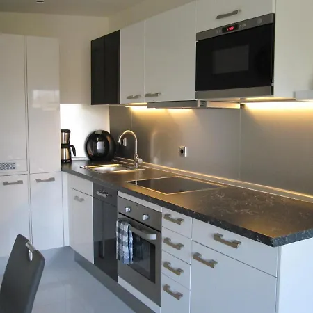 Smucke Stuuv Ii & Iii *