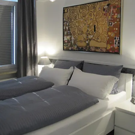 Smucke Stuuv Ii & Iii *